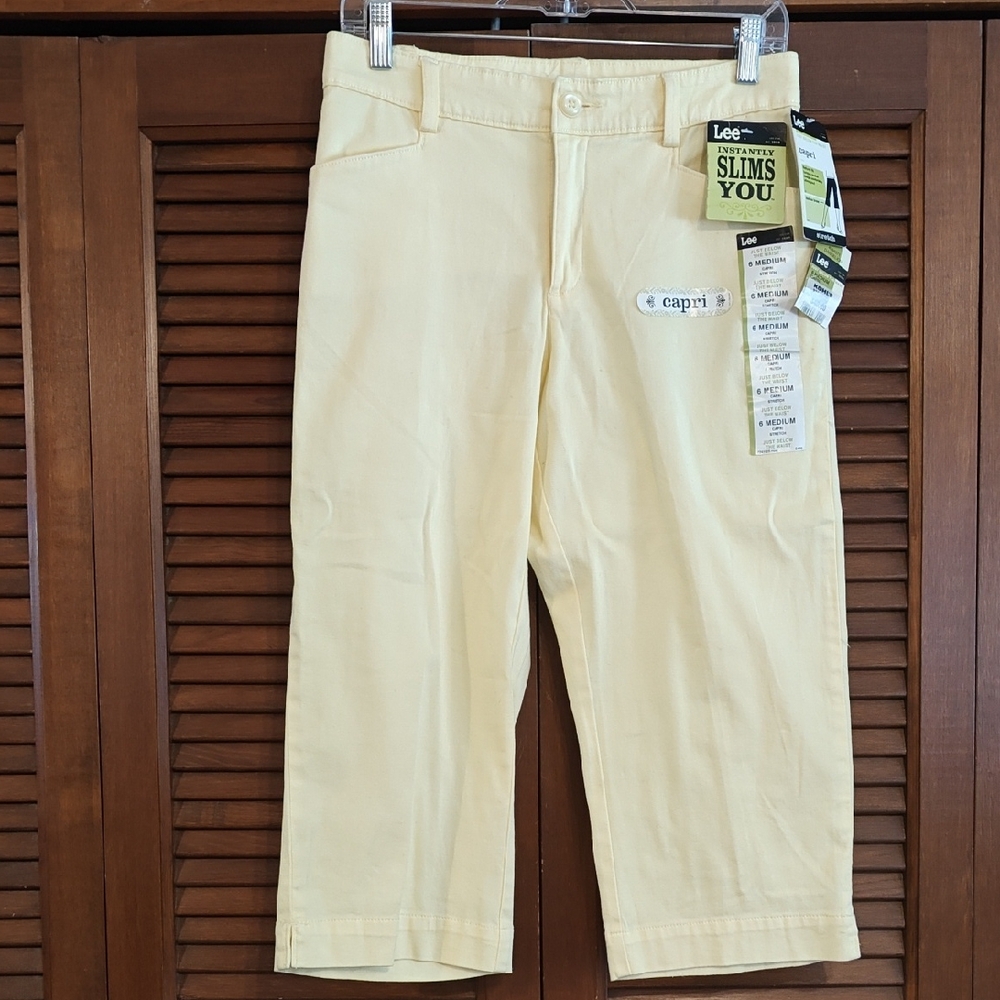 NWT Lee Light Yellow Capri Pants